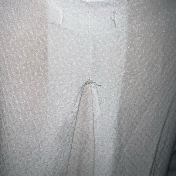 Silence + Noise White Wrap Blouse Womens M V-Neckline Long Sleeve Textured Rayon - Picture 10 of 10